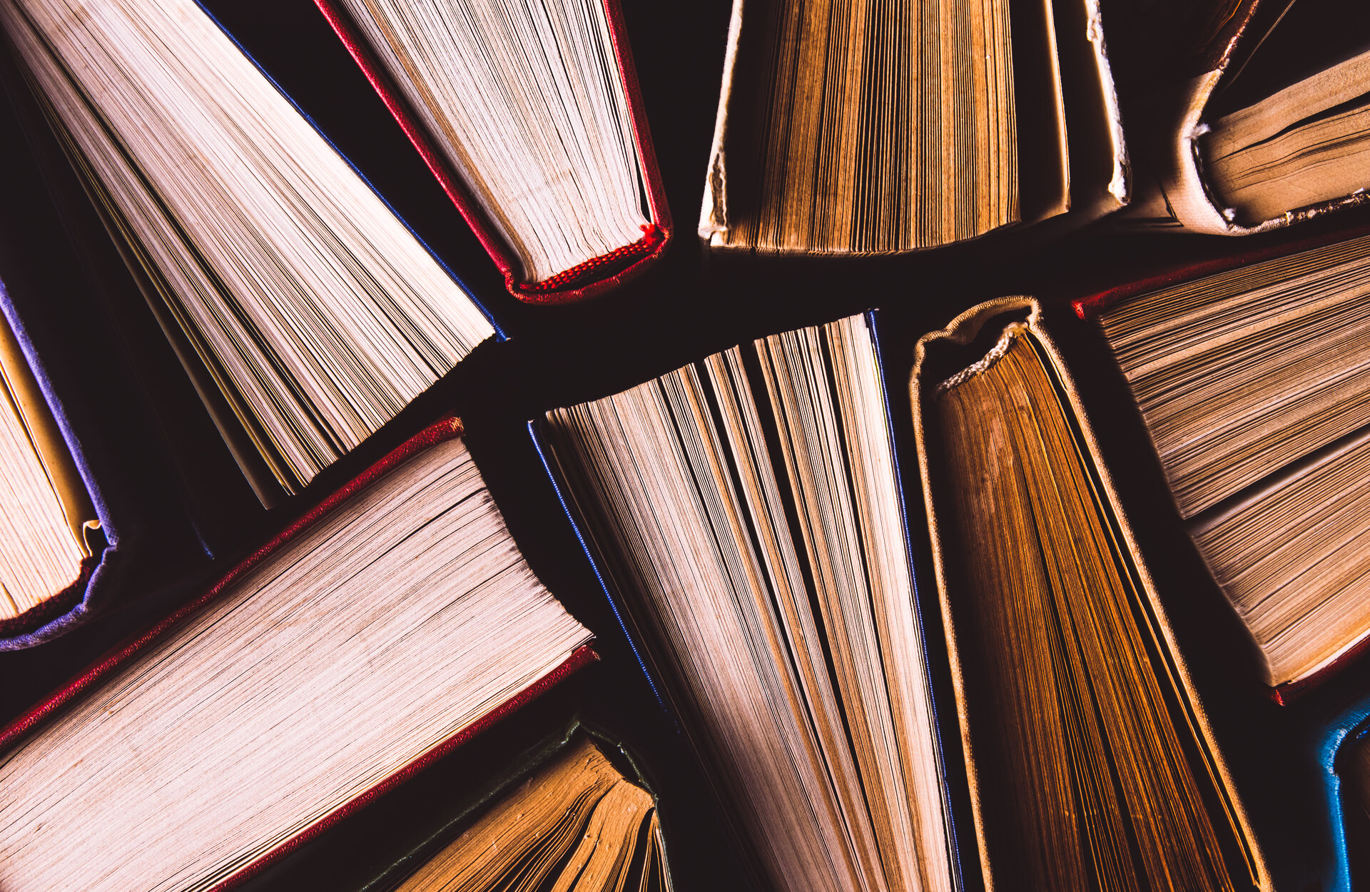 Fenix books, editorial de fantasía y magia.