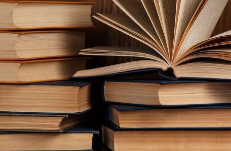 Fenix books, editorial de fantasía y magia en Zaragoza.